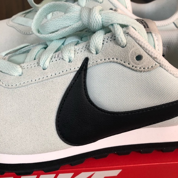 Nike PRE-LOVE 0.X.  casual sneaker - Picture 8 of 8